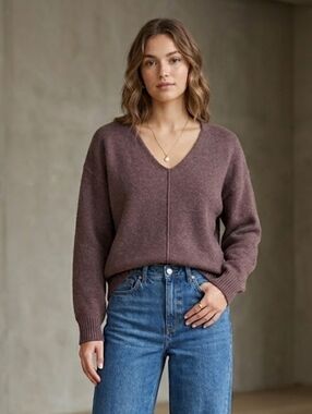 VINCE CAMUTO - Vneck Cozy Sweater
